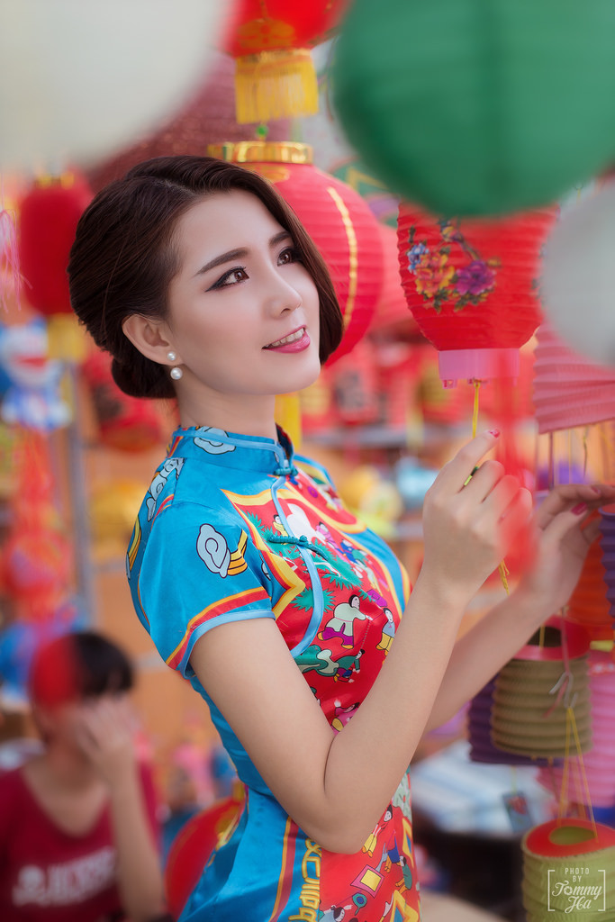 亲吻下面摸全身